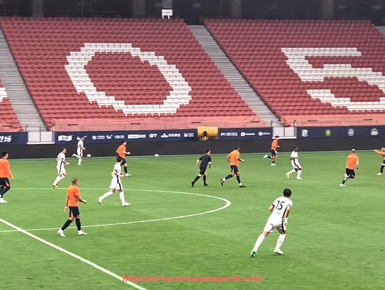 ky开云-CBA王哲林踢足球的故事：王哲林跨界足球的可能性与挑战